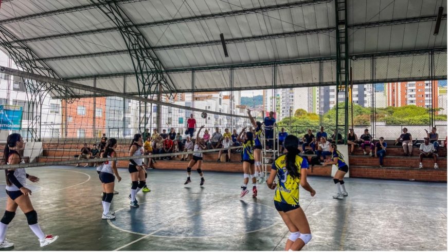 En este momento estás viendo Bucaramanga supera meta de inscritos en Juegos Intercolegiados 2025 y se alista para las fases municipal, departamental, zonal y nacional.